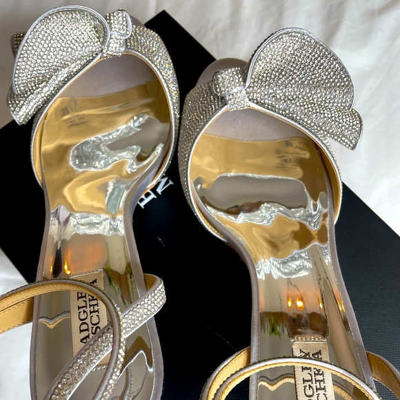 Badgley Mischka Silver Sparkle Heel with bow shoes - Picture 4 of 10